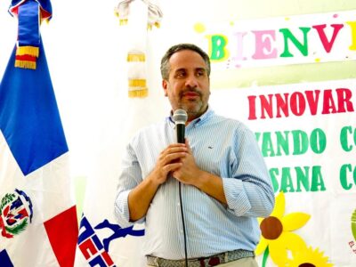 INEFI transforma espacios escolares en San Cristóbal para fortalecer la educación física y los valores en niños y jóvenes