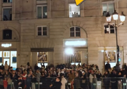 París se ilumina con un espectáculo único para dar inicio a la temporada navideña