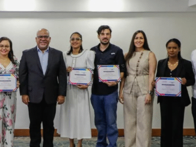 Promipyme reconoce la labor de mentores y jurado de EmprendeLab 2025