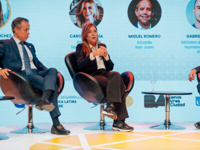 Carolina expone ante la UCCI política regional de viviendas resilientes y bienestar ciudadano