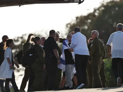 Rehén israelí liberado relata abusos durante su secuestro en Gaza