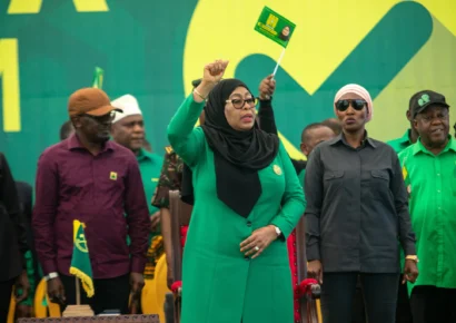 Samia Suluhu Hassan jura como presidenta de Tanzania tras unas elecciones marcadas por la violencia y denuncias de fraude