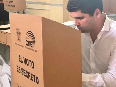 La Generación Z en Ecuador confía en la IA para decidir su voto