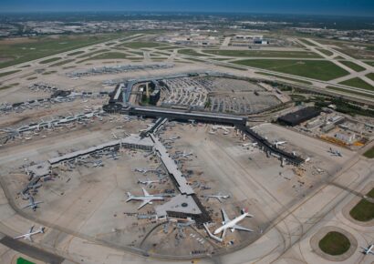 Reducción de vuelos en EE. UU. afecta a 40 aeropuertos por falta de controladores aéreos