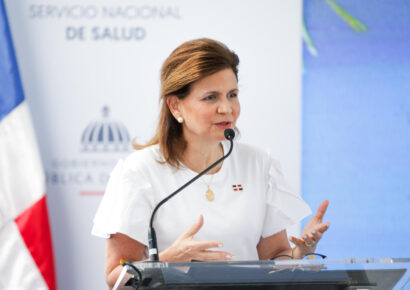 Vicepresidenta y Alcalde critican retrasos en remodelación de la Calle del Sol en Santiago