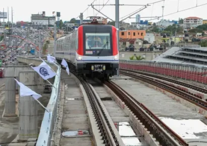 Pasajeros quedan atrapados en el Metro de Santo Domingo tras apagón nacional