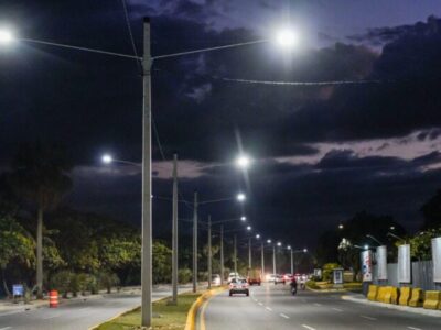 RD Vial instalará lámparas solares en principales autopistas para reforzar seguridad