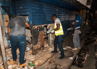 Tras más de 25 años de ocupación, Alcaldía del DN recupera aceras de la Máximo Gómez con Nicolás de Ovando