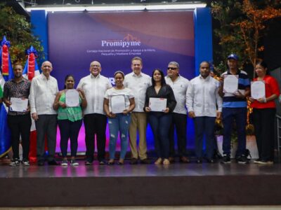El gobierno a través de Promipyme, entrega RD$1,500 millones en préstamos a microempresarios afectados por la tormenta Melissa