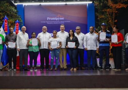 El gobierno a través de Promipyme, entrega RD$1,500 millones en préstamos a microempresarios afectados por la tormenta Melissa