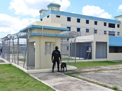 Inauguran primera etapa del Centro de Corrección y Rehabilitación Las Parras en San Antonio de Guerra