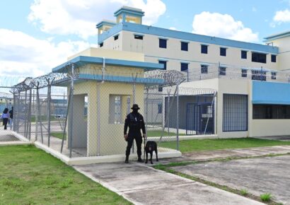 Inauguran primera etapa del Centro de Corrección y Rehabilitación Las Parras en San Antonio de Guerra