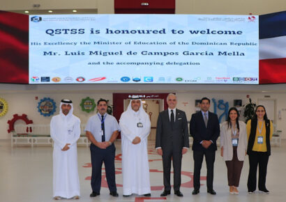 Ministro Luis Miguel De Camps expone estrategia educativa dominicana en cumbre mundial en Qatar