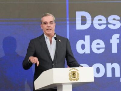 Abinader defiende cambios en transporte y electricidad tras apagón nacional