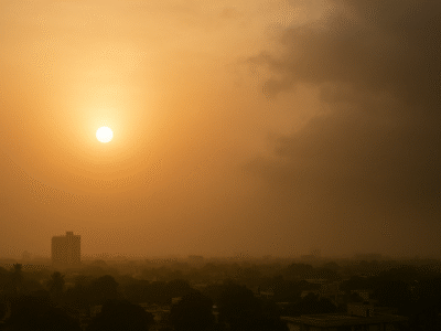 INDOMET: Cielos soleados y polvo del Sahara marcarán el lunes; se esperan lluvias aisladas al final del día