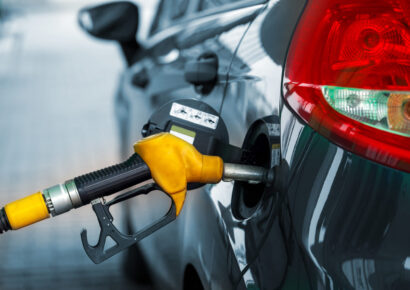 Semana sin alzas: subsidio millonario evita aumento en combustibles populares