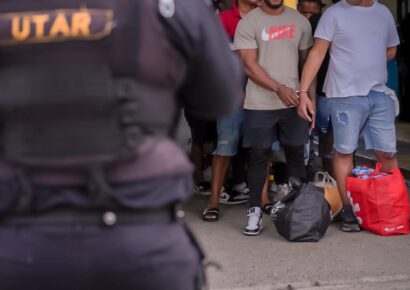 Trasladan primeros 300 internos de La Victoria al nuevo CCR Las Parras