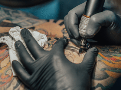 Estudio alerta: los tatuajes pueden debilitar el sistema inmunitario