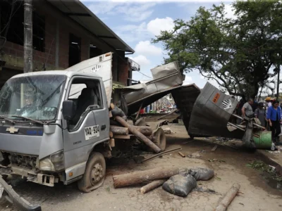 Críticas a Petro tras atentado en Cauca y muerte de menores en bombardeo en Guaviare