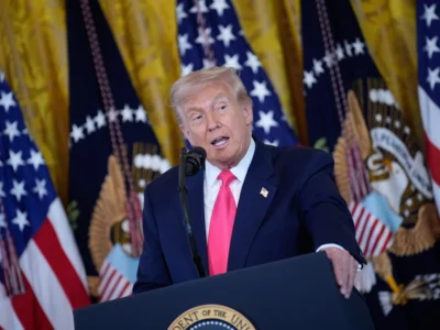 Trump advierte que no descarta acción militar contra carteles en México