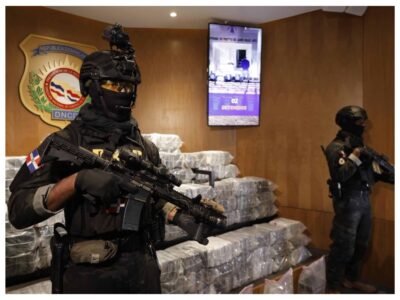 Autoridades de RD y EE.UU. decomisan 484 paquetes de presunta cocaína en Isla Beata