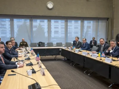 Estados Unidos y Ucrania avanzan en negociación de plan de paz de Trump en Ginebra