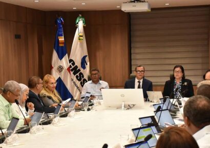 CNSS modifica contrato póliza tras fallo del TC que elimina límites de edad y plazo para pensiones