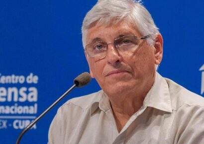 Perú anuncia la salida definitiva del embajador de Cuba en medio de tensiones diplomáticas regionales