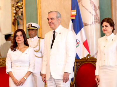 Presidente Abinader recibe cartas credenciales de siete nuevos embajadores y fortalece relaciones internacionales