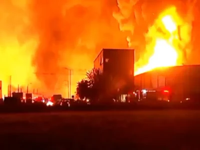Explosión en parque industrial de Ezeiza deja 22 heridos y fábricas destruidas