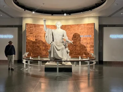 Museos y espacios públicos de EE.UU. reabren tras cierre federal más largo de su historia