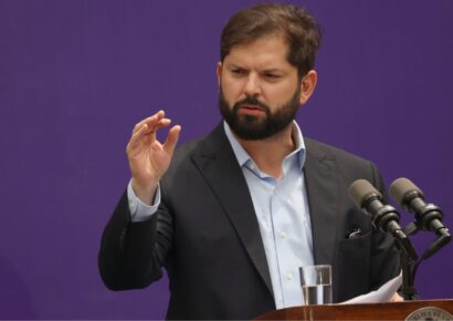 Boric rechaza “tutelaje” de EE.UU. tras orden de Trump a embajadas