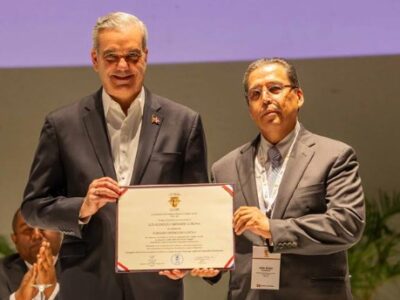 Abinader destaca formación en Loyola: “El conocimiento sin valores es frágil”