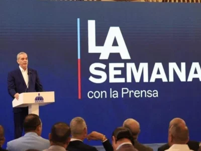 Abinader destaca crecimiento récord de conectividad aérea y proyección de 25.8 millones de pasajeros para 2030