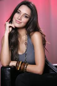 Amelia Vega celebra 41 años como símbolo nacional y referente generacional