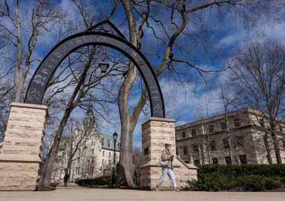 Northwestern acuerda pagar 75 millones de dólares para recuperar fondos federales bloqueados