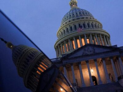 Senadores republicanos y demócratas pactan reabrir el gobierno federal después de 40 días de parálisis