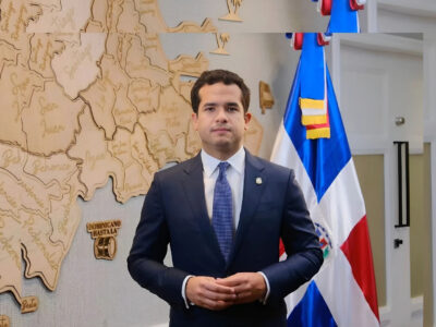 Sindicatos respaldan propuesta de Omar Fernández para indexar salarios y liberar de impuestos sueldos bajos