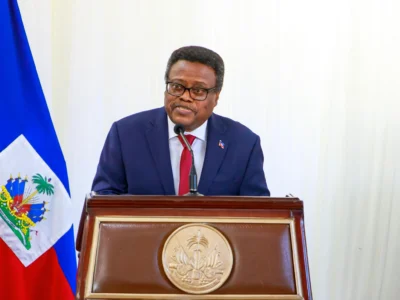 EE. UU. sanciona a alto funcionario haitiano Fritz Alphonse Jean por vínculos con pandillas y organizaciones criminales