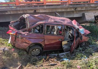 Accidente en Valverde deja 23 heridos tras caer a un canal de riego un minibús con migrantes haitianos