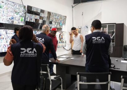 Dos tiendas chinas en Azua bajo investigación por irregularidades fiscales