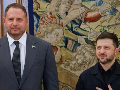 Zelenski anuncia la dimisión de su jefe de gabinete tras registros anticorrupción