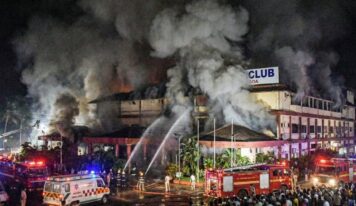 Al menos 23 muertos en un incendio en un club nocturno de Goa, India