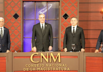 El presidente Luis Abinader juramenta a nuevos jueces de la Suprema Corte de Justicia