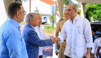 Presidente Abinader reconoce la labor de periodistas del Palacio Nacional