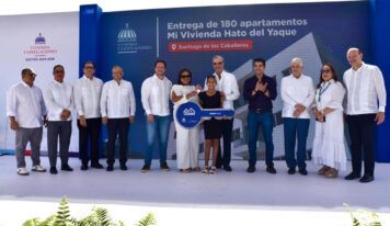 Abinader entrega nuevos hogares y escuela que benefician a cientos de familias y estudiantes en Hato del Yaque, Santiago