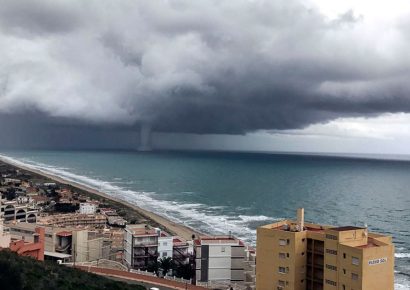 Tormentas intensas provocan tornados marinos en la costa del sureste de España