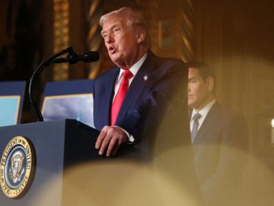 Trump afirma que EE. UU. necesita Groenlandia por razones de «seguridad nacional» y critica a Dinamarca