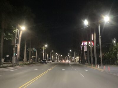 Vehículos se sale de control y causa choque múltiple en el Malecón de Santo Domingo