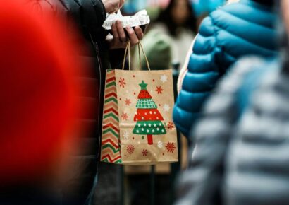 El 87 % de los estadounidenses perciben mayores gastos en alimentos y regalos esta Navidad